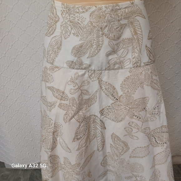 a.n.a Women Size 22w White and Tan Maxi Skirt - Picture 4 of 14